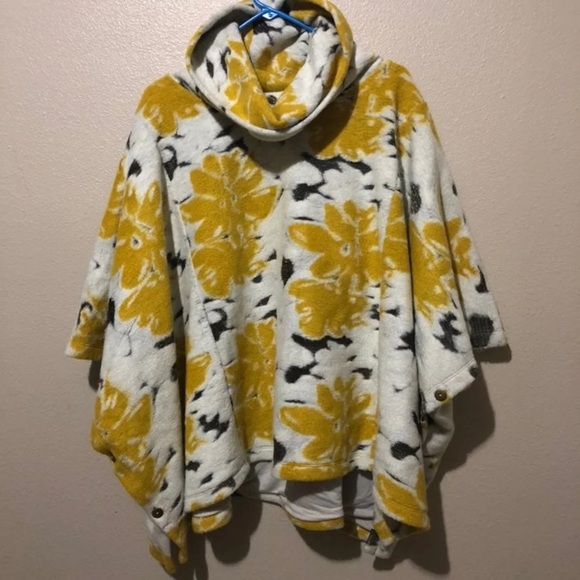 Anthropologie Saturday Sunday Cluster Flora Poncho - Picture 4 of 8